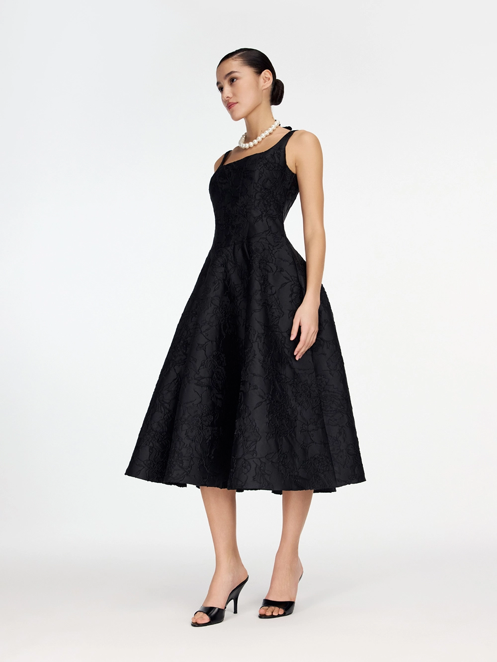 картинка платье из фактурной тафты от магазина truered.ru (ex-SOLO·U)