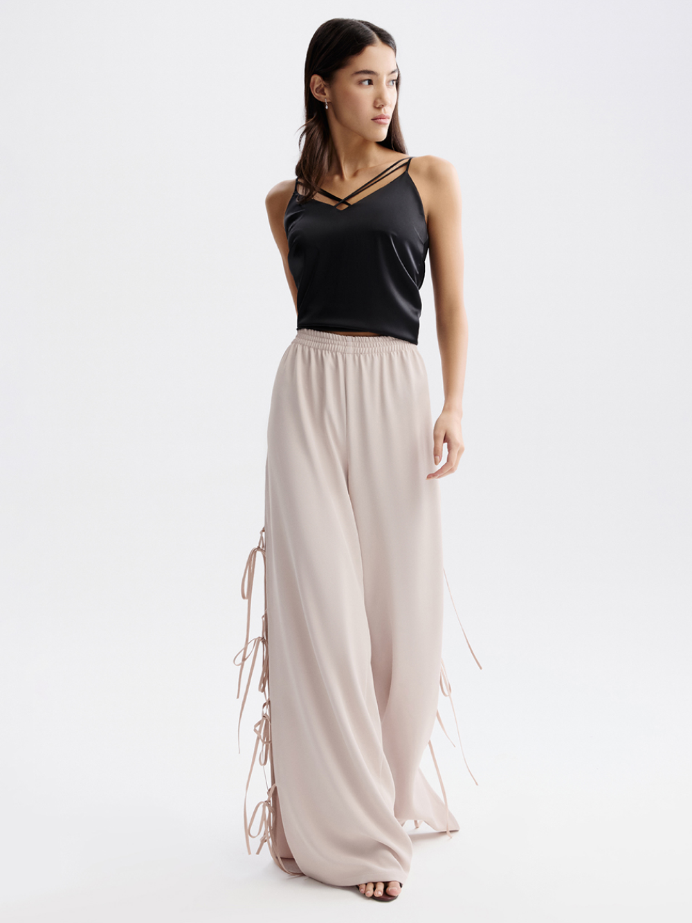 картинка брюки с завязками от магазина truered.ru (ex-SOLO·U)