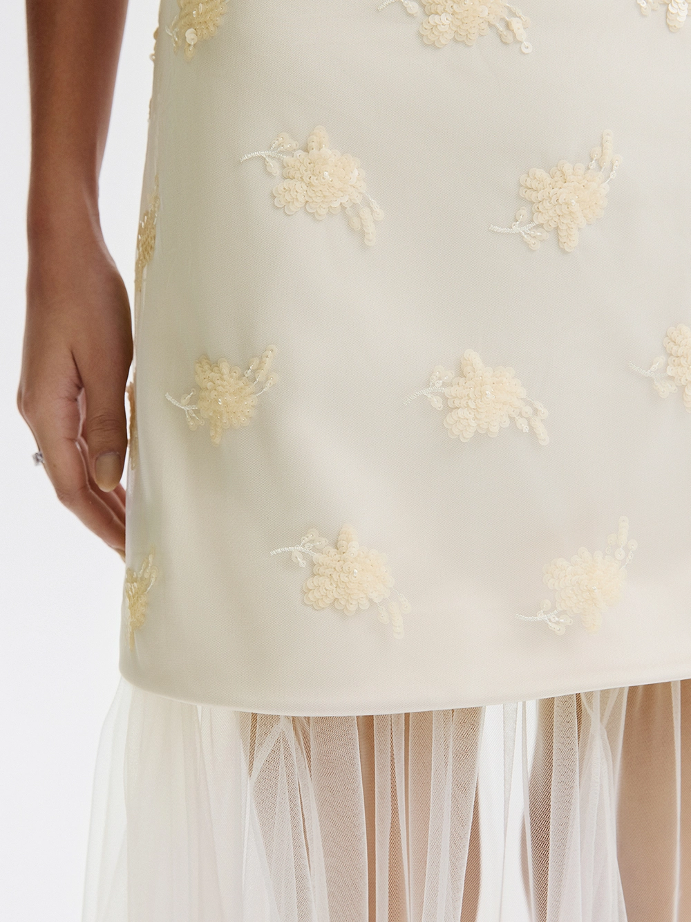 картинка платье с вышивкой пайетками от магазина truered.ru (ex-SOLO·U)