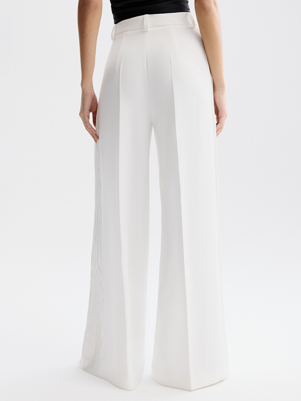 картинка брюки с лампасами от магазина truered.ru (ex-SOLO·U)