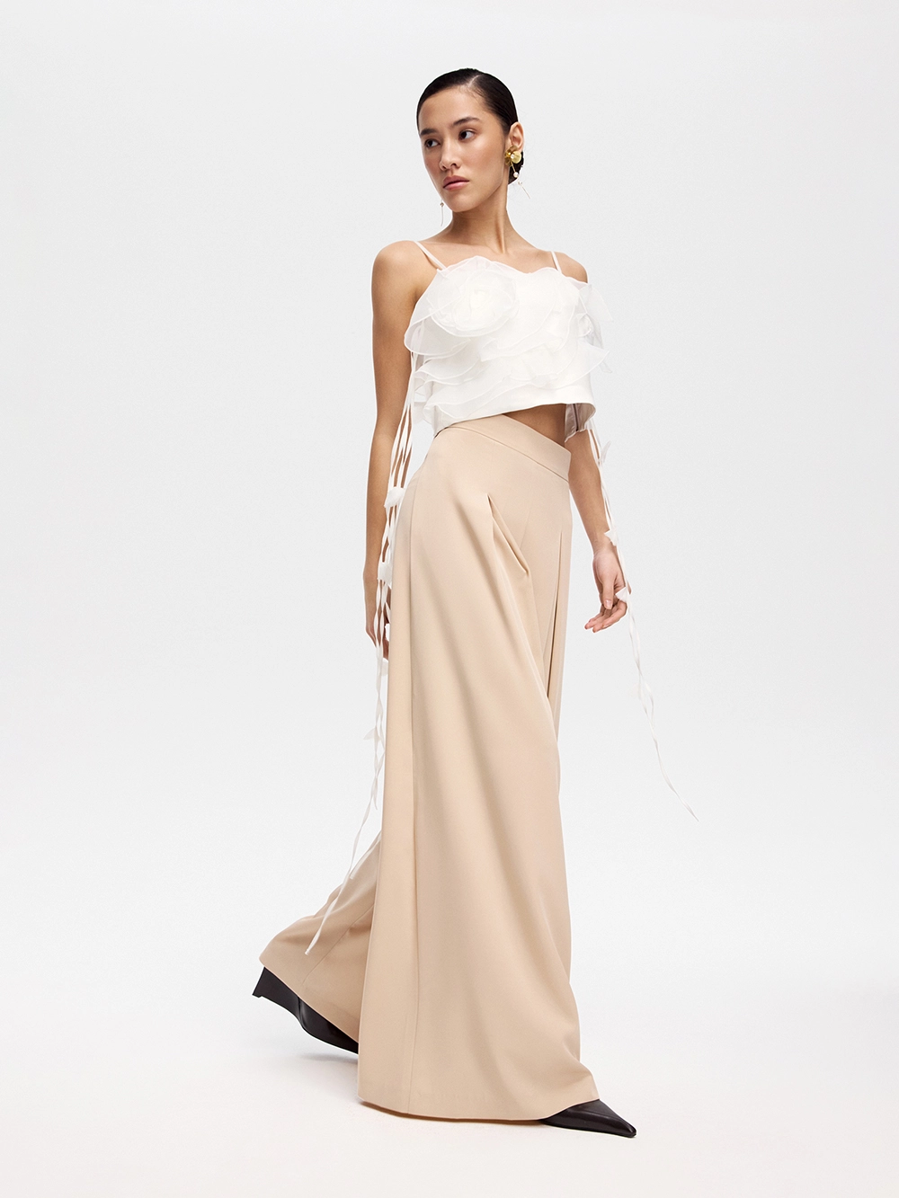 картинка брюки-палаццо со встречной складкой от магазина truered.ru (ex-SOLO·U)