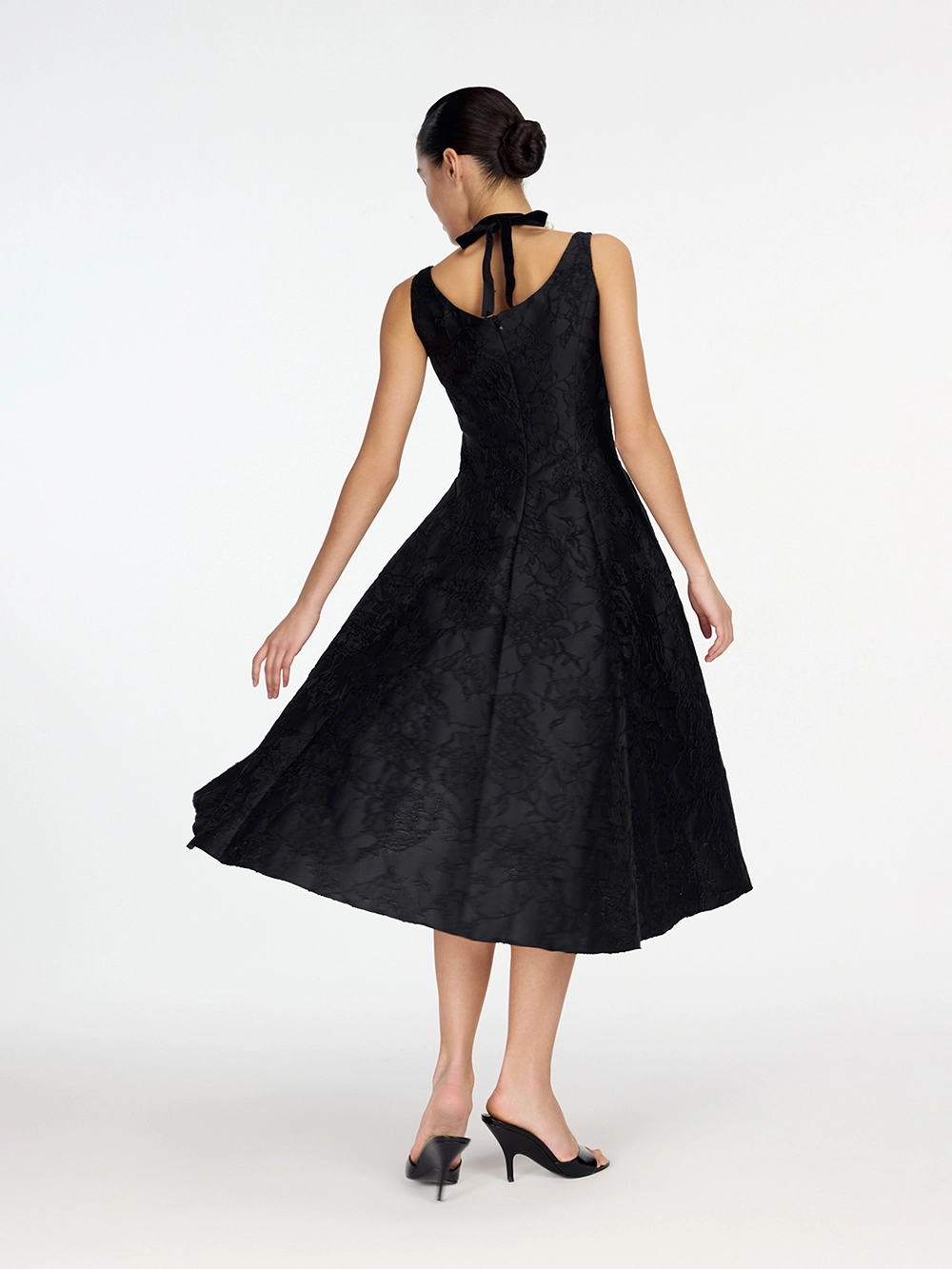 картинка платье из фактурной тафты от магазина truered.ru (ex-SOLO·U)