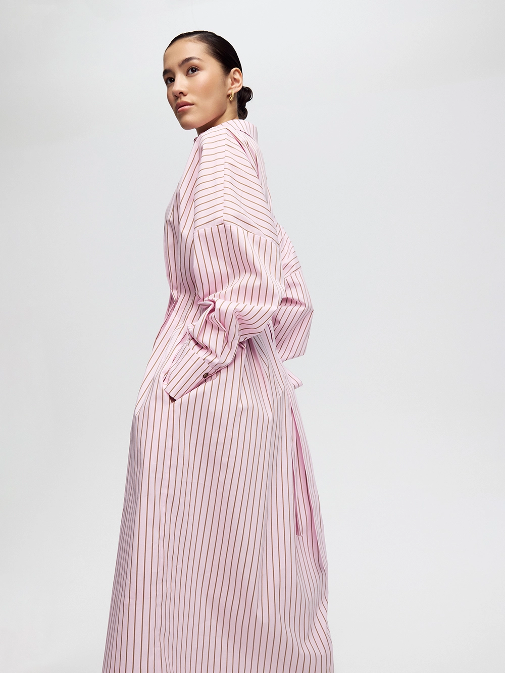 картинка платье с вышивкой от магазина truered.ru (ex-SOLO·U)