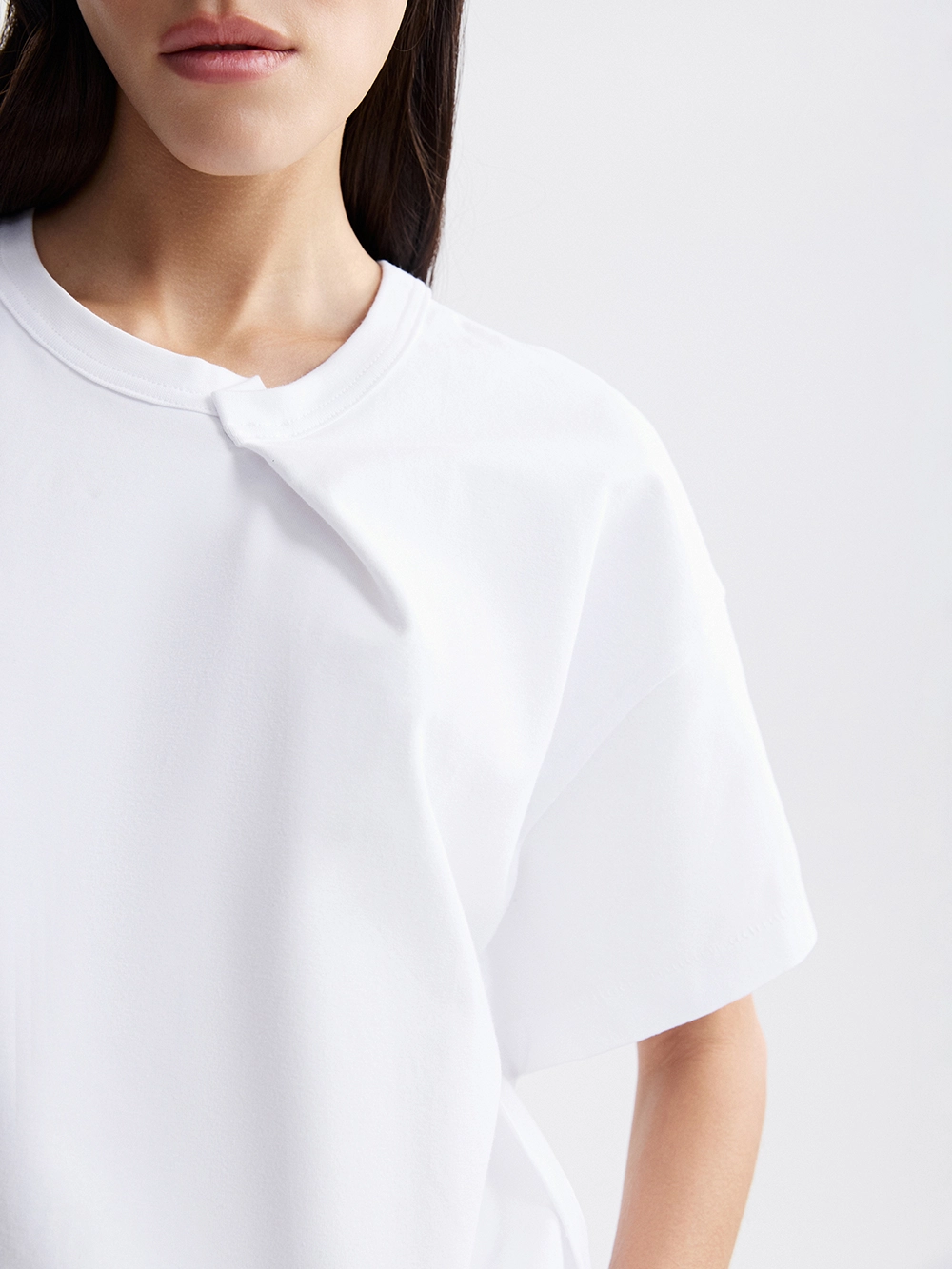 картинка футболка с вышивкой от магазина truered.ru (ex-SOLO·U)