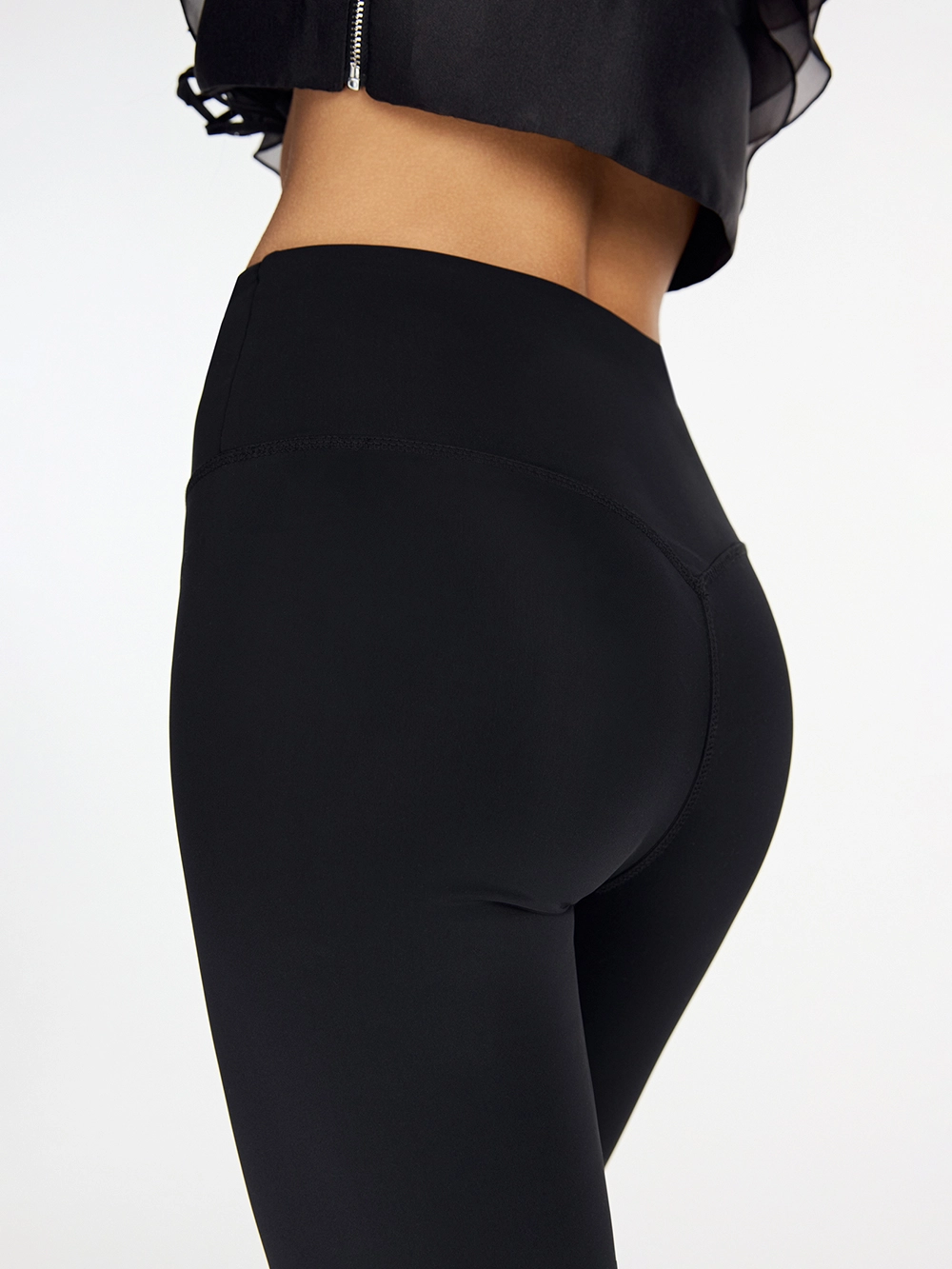 картинка легинсы с разрезом от магазина truered.ru (ex-SOLO·U)