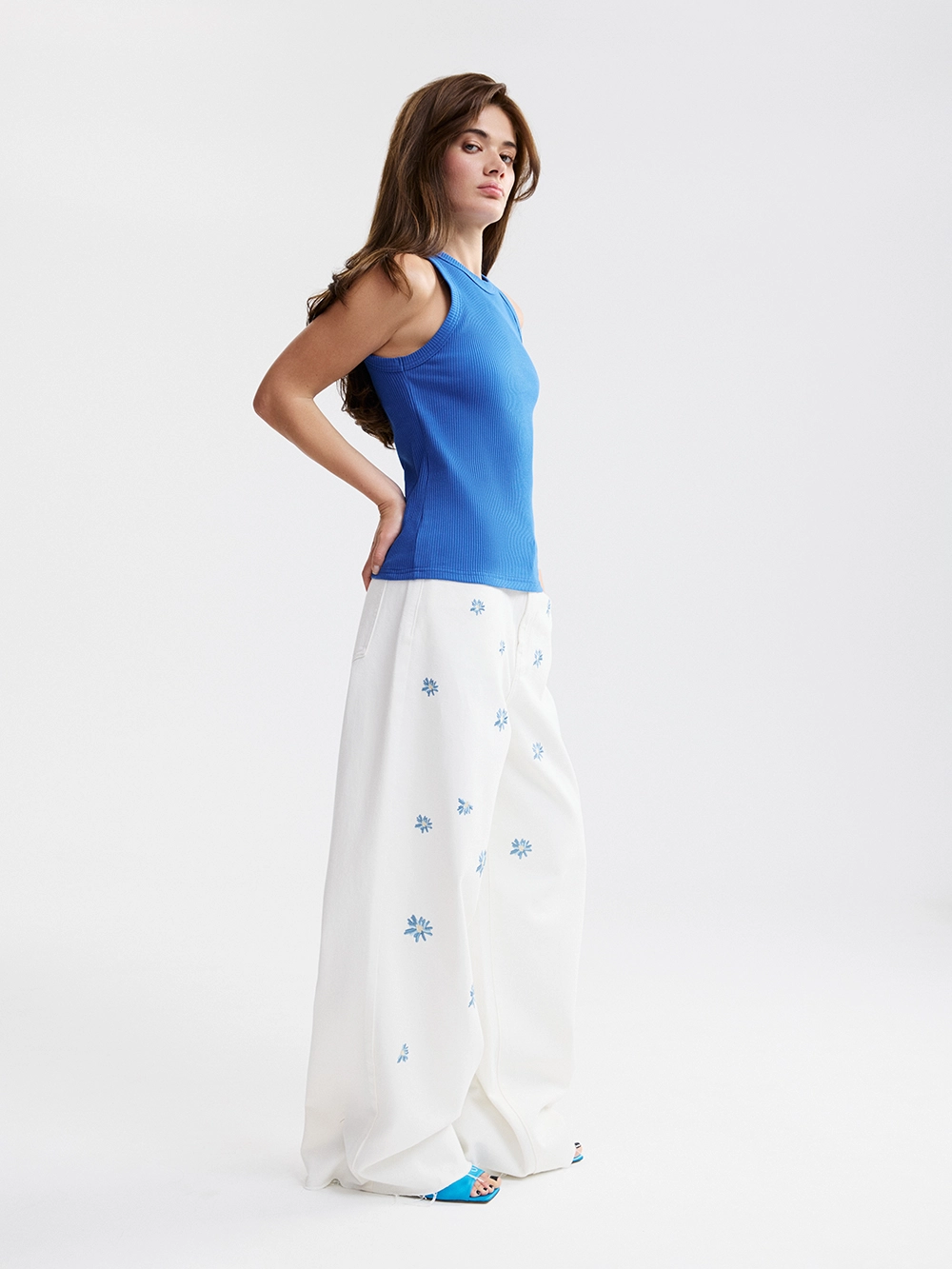 картинка майка базовая из хлопка от магазина truered.ru (ex-SOLO·U)