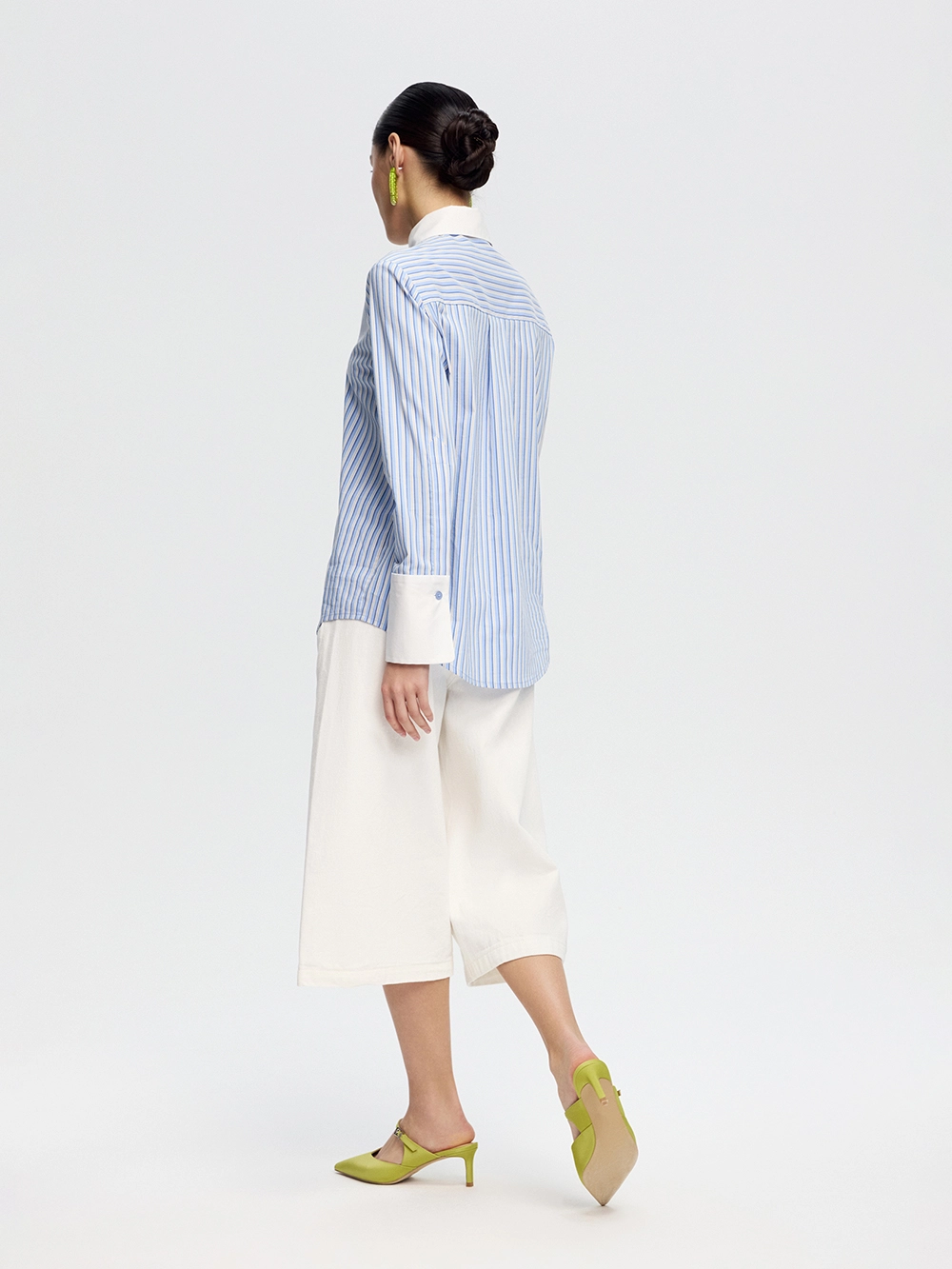 картинка рубашка базовая с контрастными манжетами от магазина truered.ru (ex-SOLO·U)