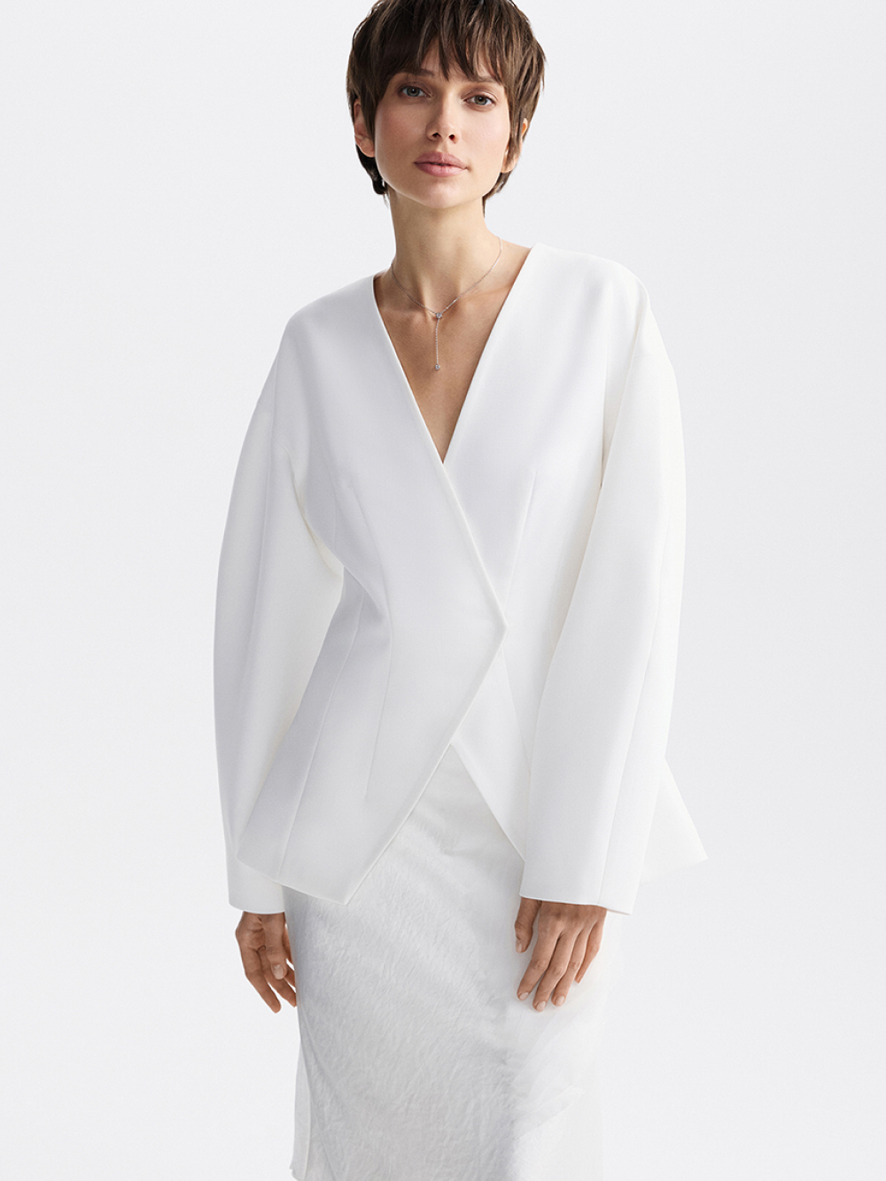 картинка жакет со скруглёнными плечами от магазина truered.ru (ex-SOLO·U)