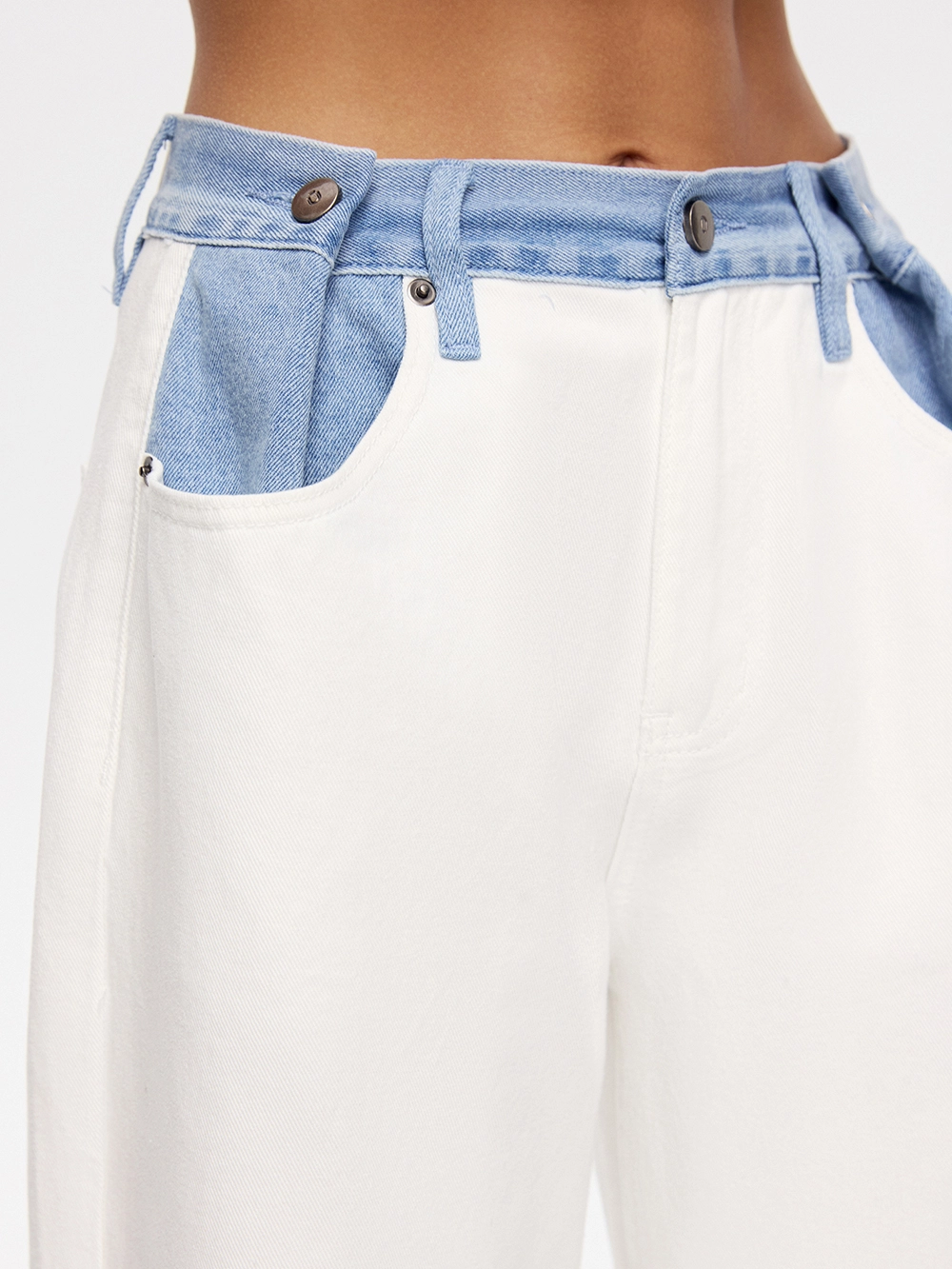 картинка джинсы relaxed с контрастным поясом от магазина truered.ru (ex-SOLO·U)