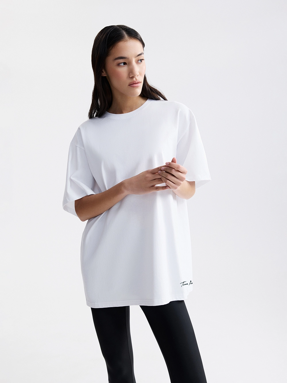 картинка футболка с вышивкой от магазина truered.ru (ex-SOLO·U)