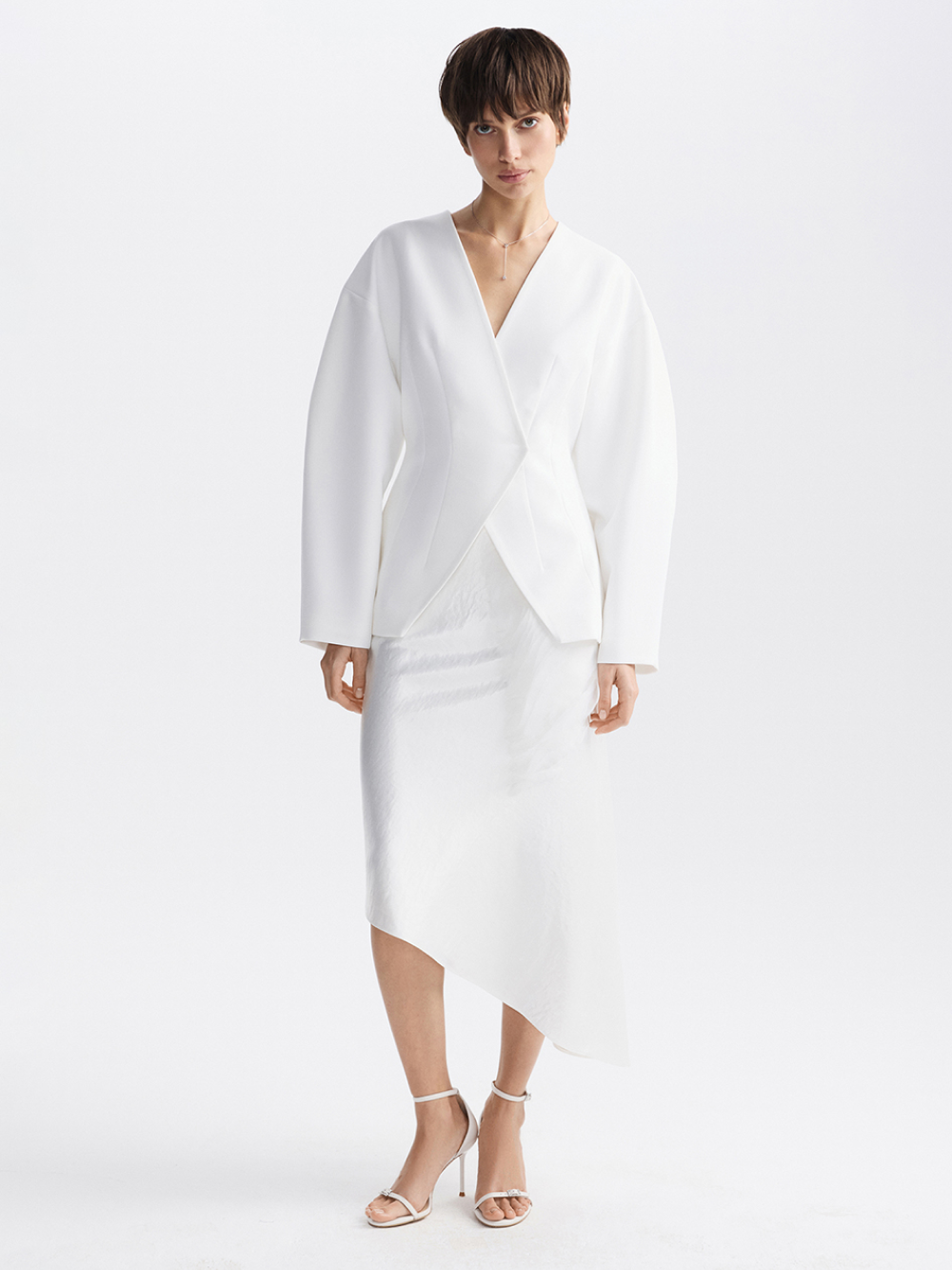 картинка жакет со скруглёнными плечами от магазина truered.ru (ex-SOLO·U)