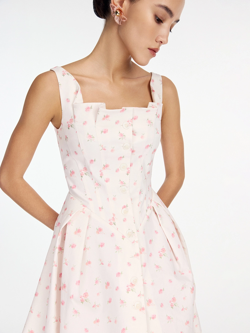 картинка платье мини с пышной юбкой от магазина truered.ru (ex-SOLO·U)