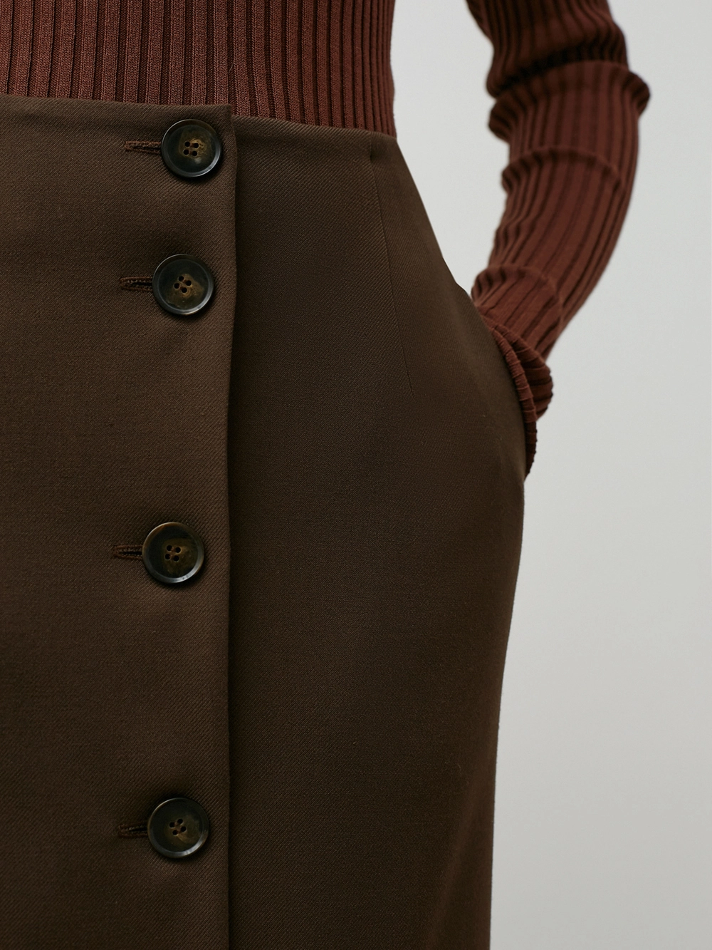 картинка юбка прямая на пуговицах от магазина truered.ru (ex-SOLO·U)