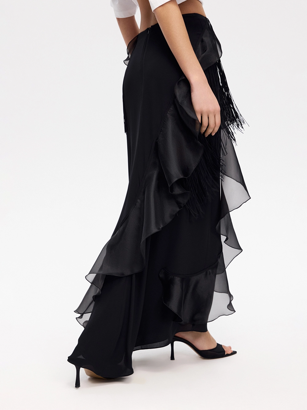 картинка юбка с воланами и бахромой от магазина truered.ru (ex-SOLO·U)