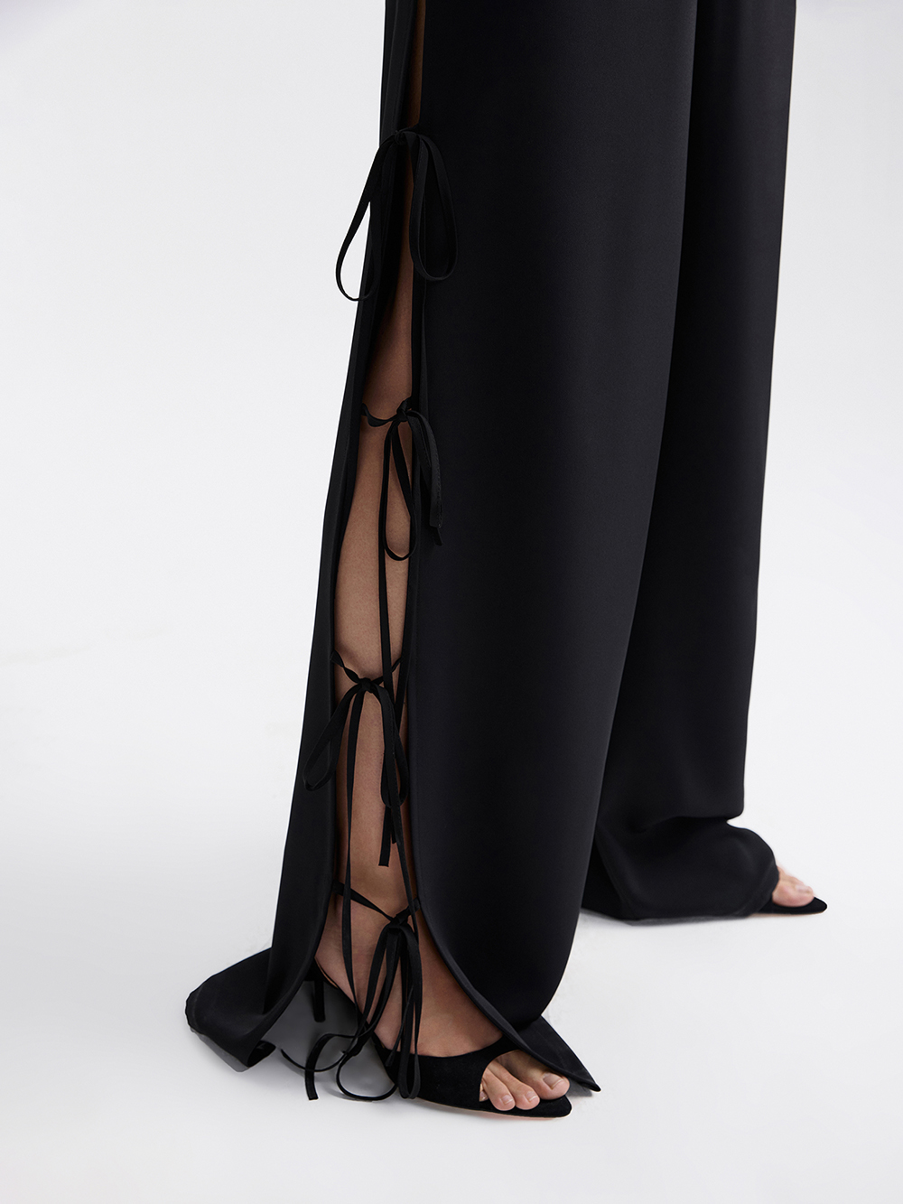 картинка брюки с завязками от магазина truered.ru (ex-SOLO·U)