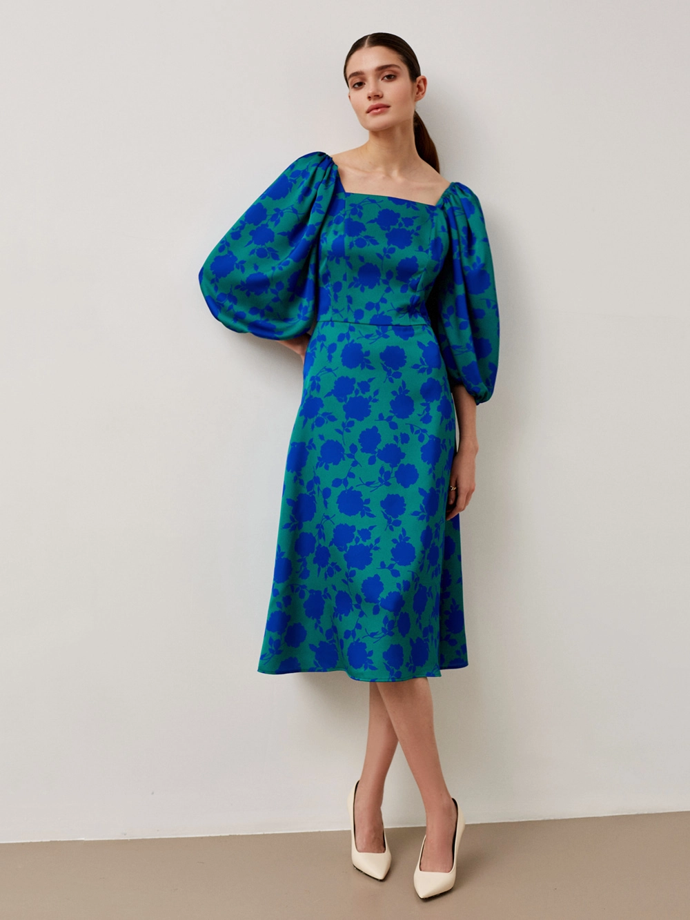 картинка платье с объёмными рукавами на резинках	 от магазина truered.ru (ex-SOLO·U)