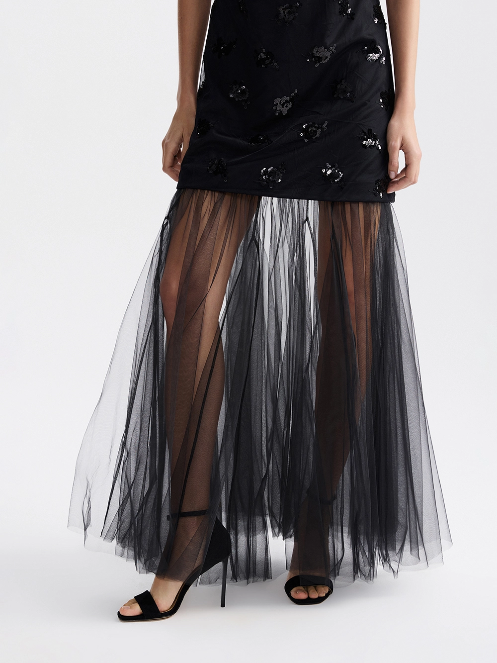 картинка платье с вышивкой пайетками от магазина truered.ru (ex-SOLO·U)