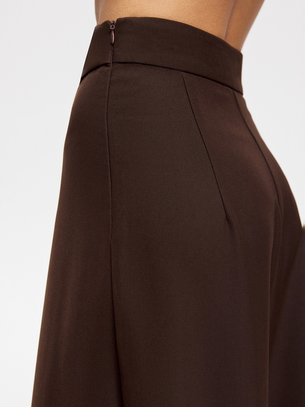 картинка брюки-палаццо со встречной складкой от магазина truered.ru (ex-SOLO·U)