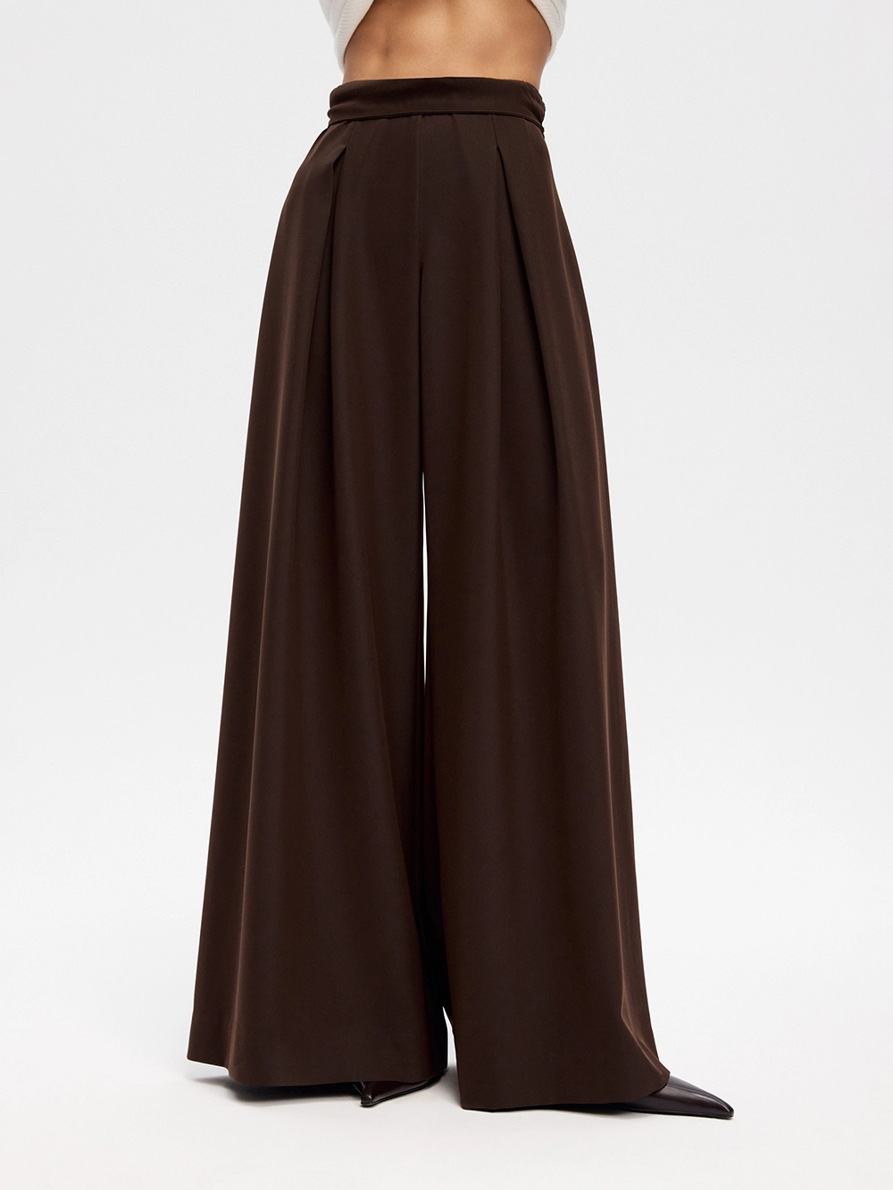 картинка брюки-палаццо со встречной складкой от магазина truered.ru (ex-SOLO·U)