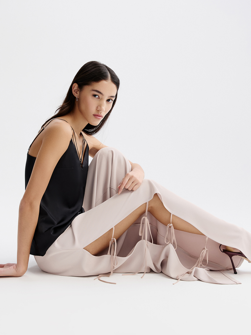 картинка брюки с завязками от магазина truered.ru (ex-SOLO·U)