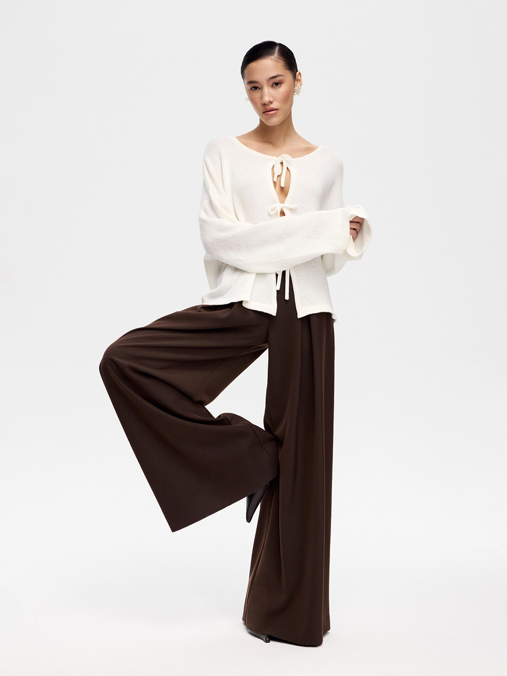 картинка брюки-палаццо со встречной складкой от магазина truered.ru (ex-SOLO·U)