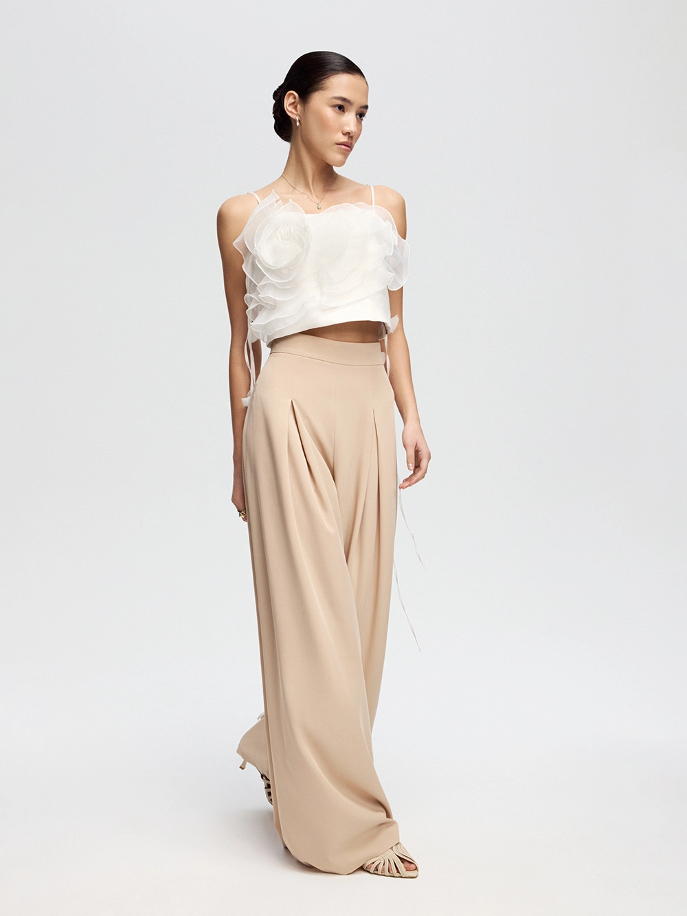 картинка брюки-палаццо со встречной складкой от магазина truered.ru (ex-SOLO·U)