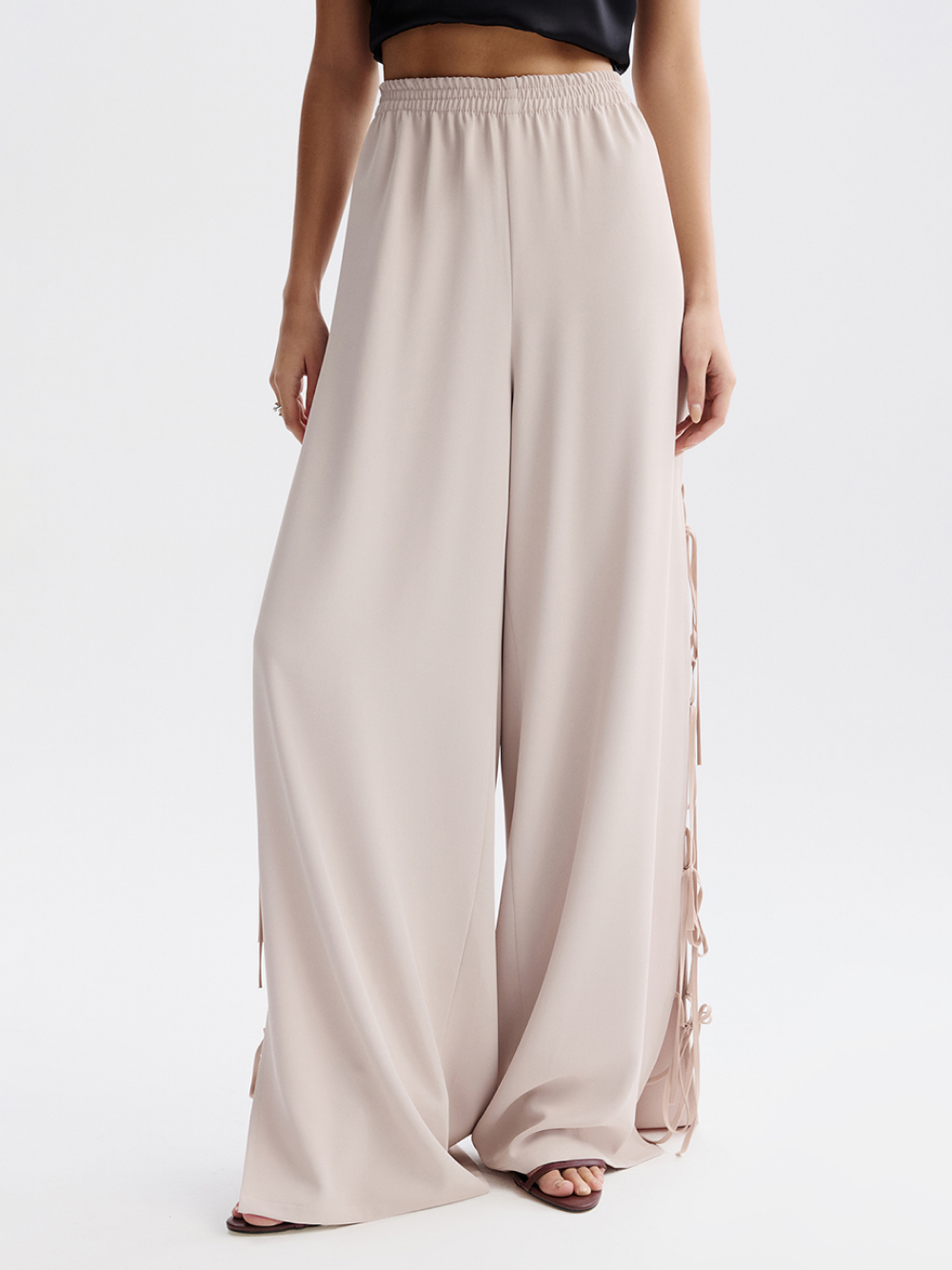 картинка брюки с завязками от магазина truered.ru (ex-SOLO·U)