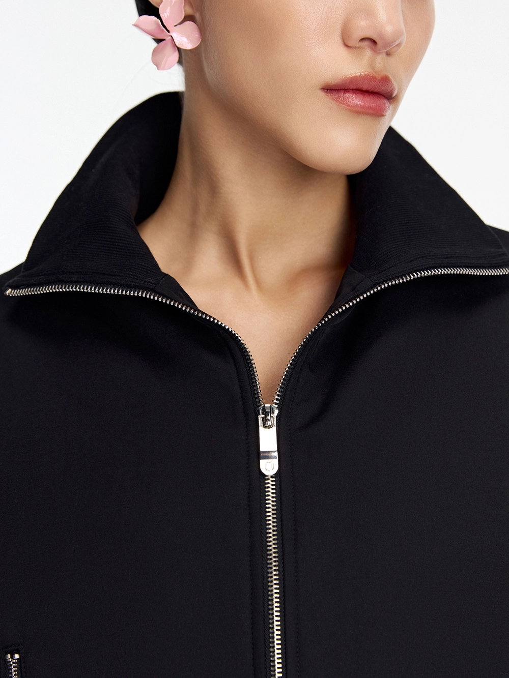 картинка бомбер с вышивкой от магазина truered.ru (ex-SOLO·U)