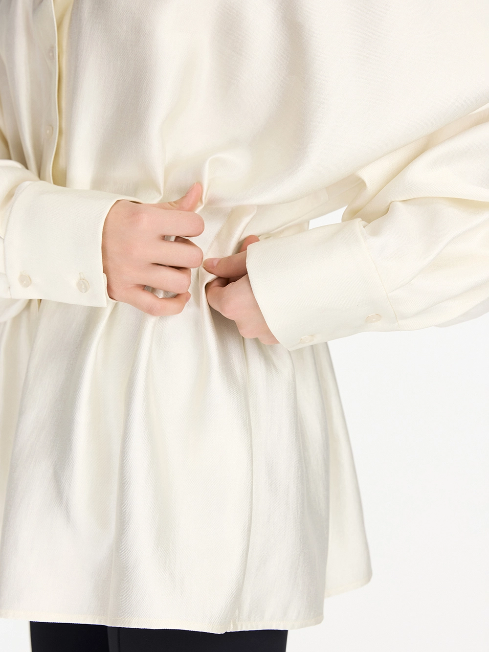 картинка блузка из тафты с защипами от магазина truered.ru (ex-SOLO·U)