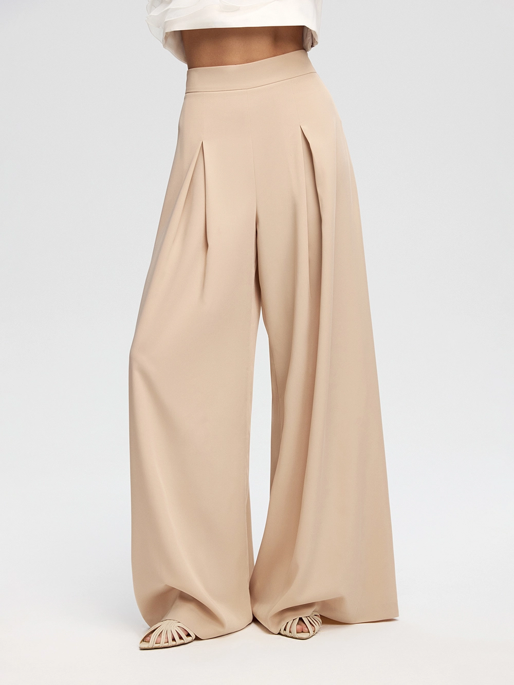 картинка брюки-палаццо со встречной складкой от магазина truered.ru (ex-SOLO·U)