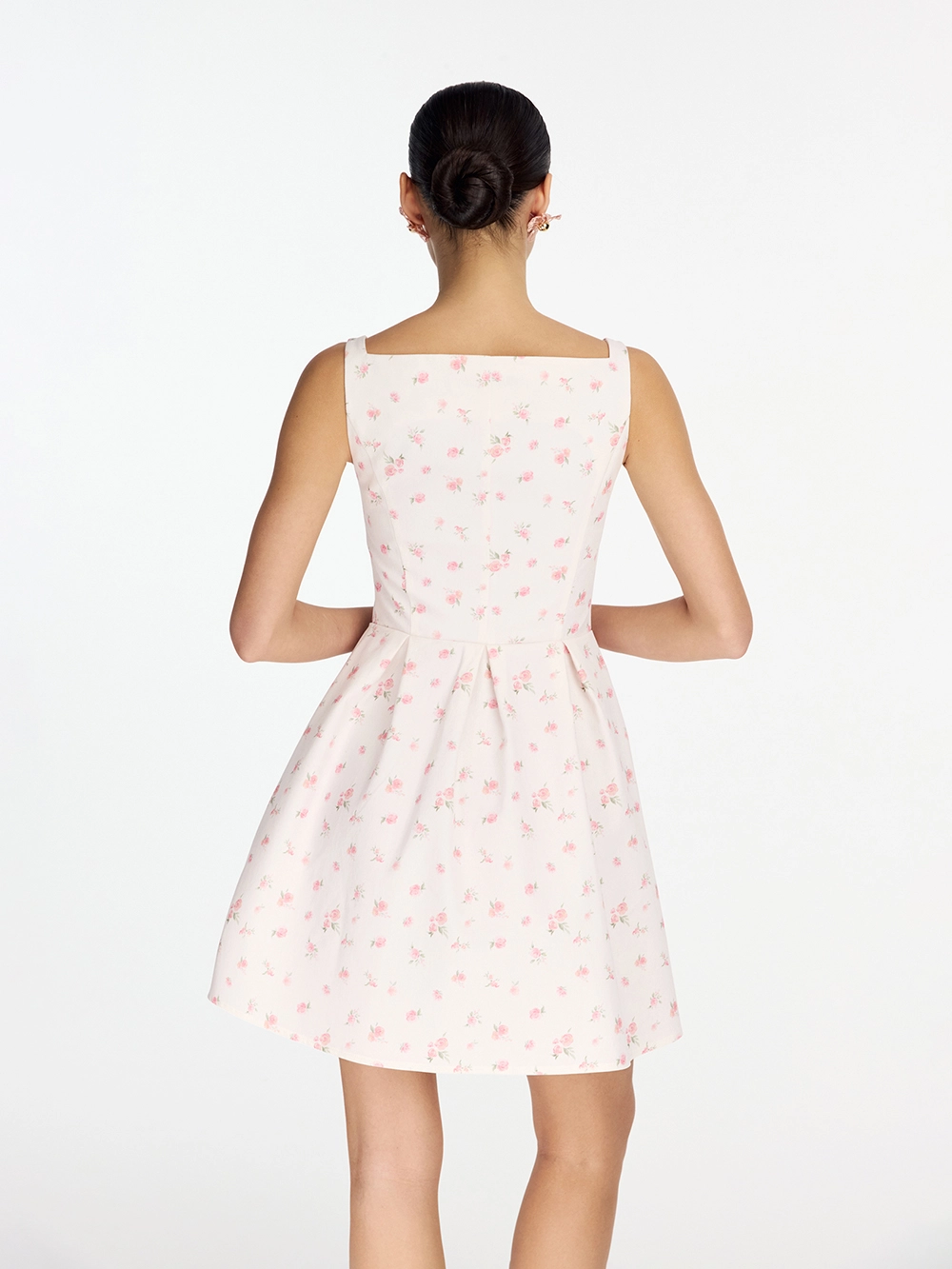 картинка платье мини с пышной юбкой от магазина truered.ru (ex-SOLO·U)