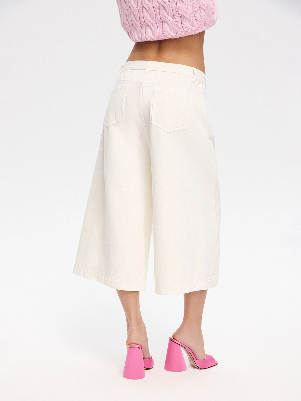 картинка бермуды удлинённые с вышивкой  от магазина truered.ru (ex-SOLO·U)