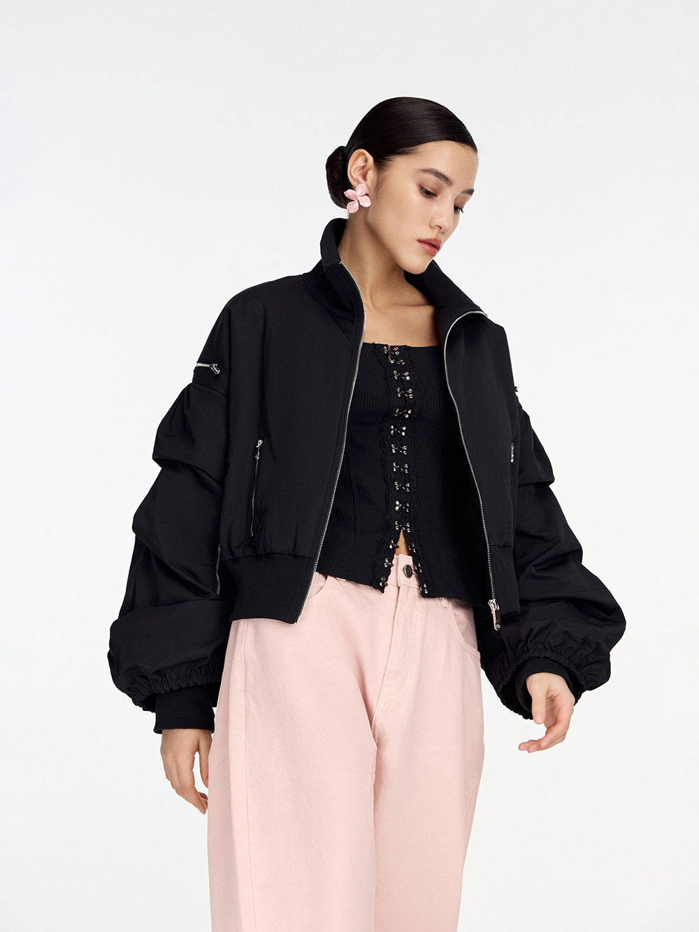 картинка бомбер с вышивкой от магазина truered.ru (ex-SOLO·U)