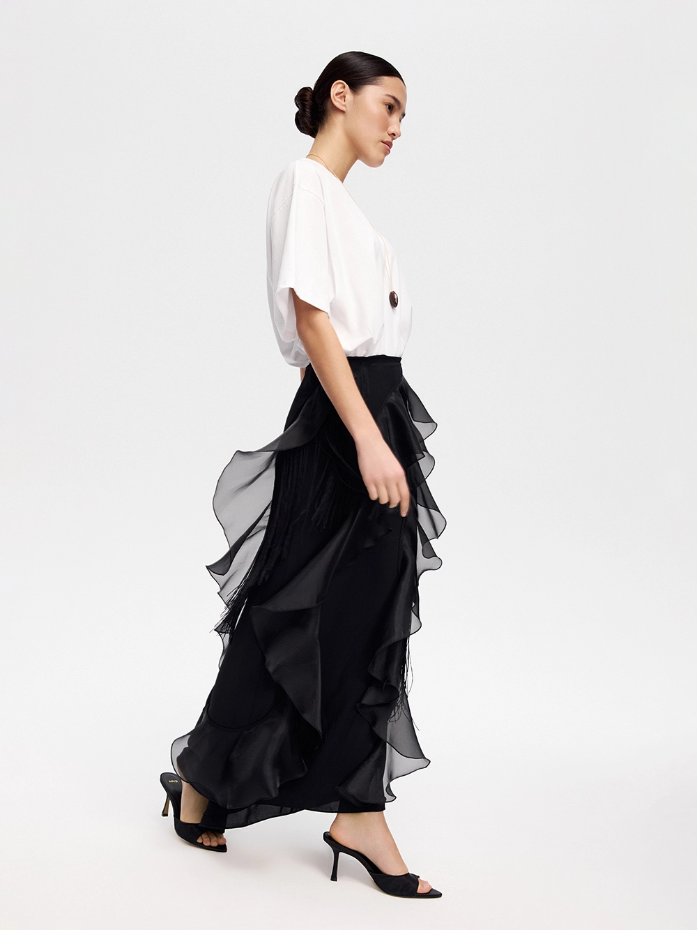 картинка юбка с воланами и бахромой от магазина truered.ru (ex-SOLO·U)