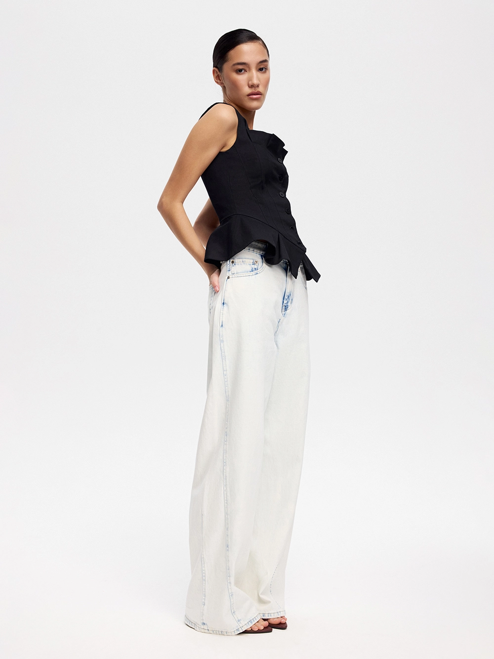 картинка корсетный топ с баской от магазина truered.ru (ex-SOLO·U)