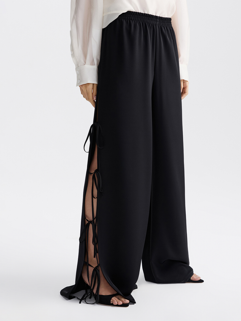 картинка брюки с завязками от магазина truered.ru (ex-SOLO·U)