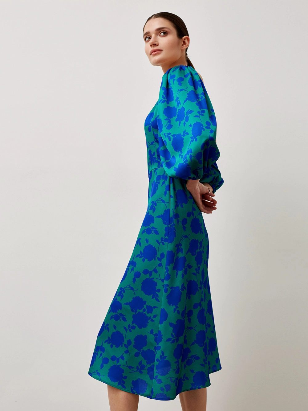 картинка платье с объёмными рукавами на резинках	 от магазина truered.ru (ex-SOLO·U)